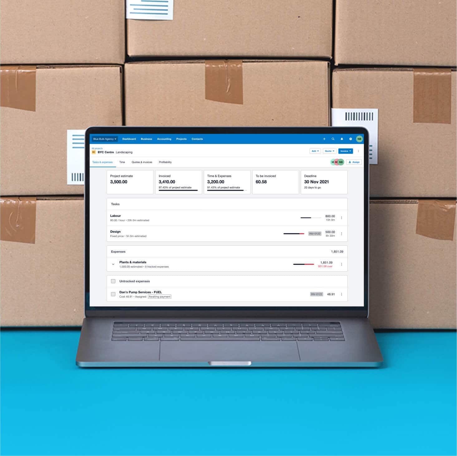 A laptop shows Xero Projects in Xero’s online time tracker software.